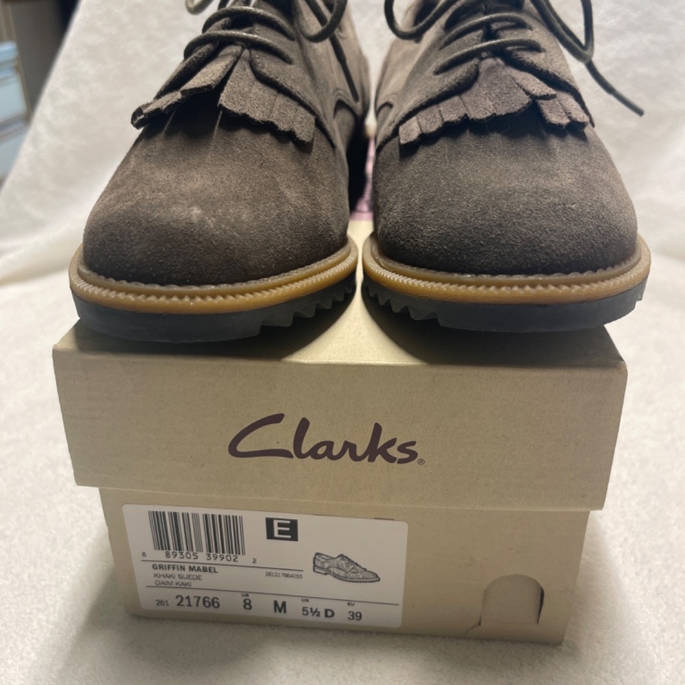 Clarks - Picture 5 of 9